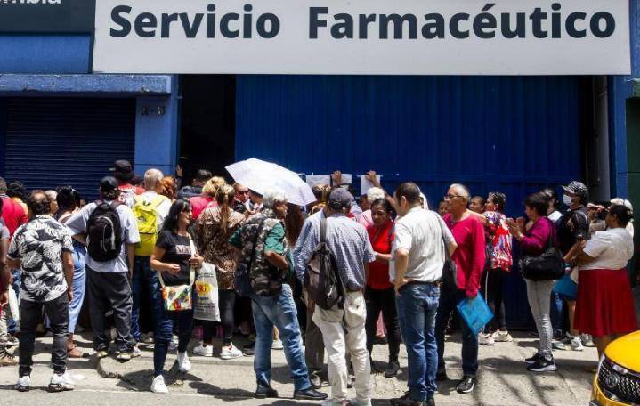 “No hay”: la respuesta que oyen los pacientes que sufren por obtener sus medicamentos