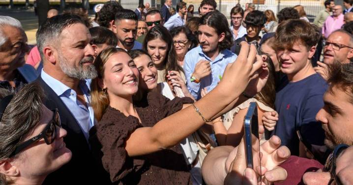 Las mujeres andaluzas muestran más querencia por el PSOE y menos por Vox