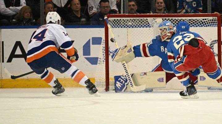 Isles blank Rangers behind Ilya Sorokin's 33 saves; Bo Horvat scores twice