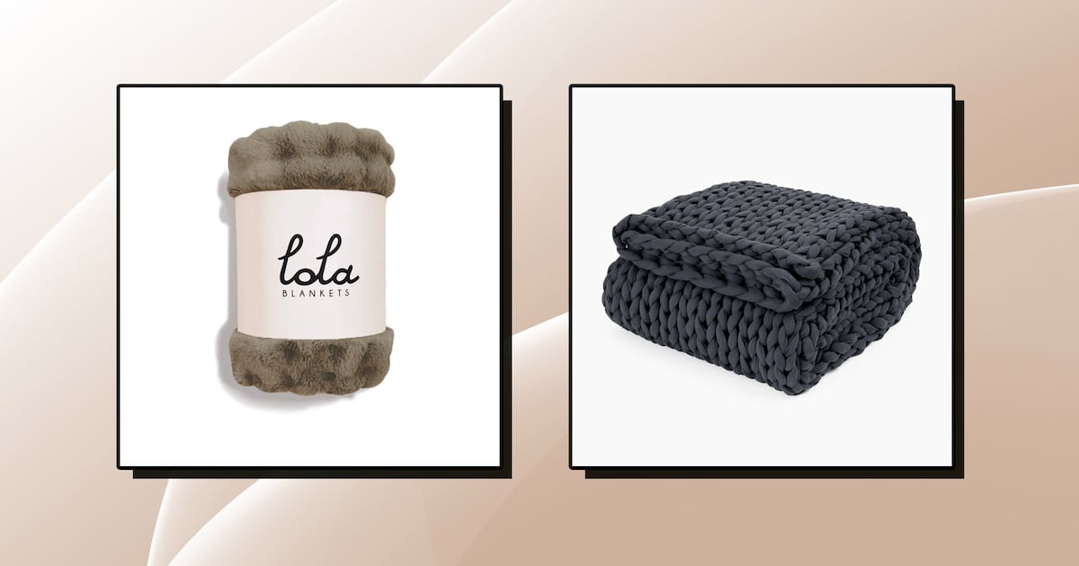 Lola Blankets vs Bearaby Weighted Blanket Review