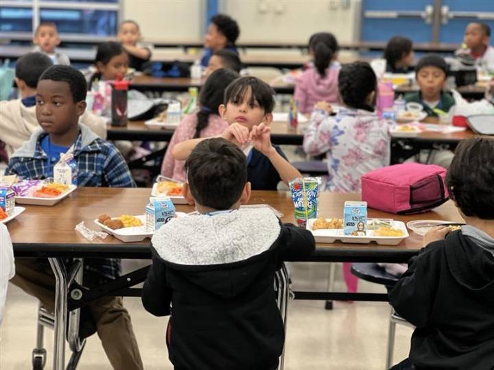 Here’s how Houston ISD, other local schools are distributing student meals during the government shutdown