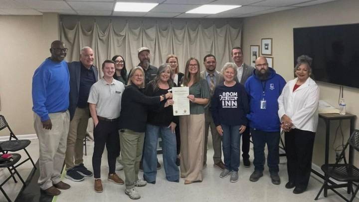 Local officials proclaim National Hunger and Homelessness Awareness Week