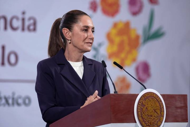 Por todas las mexicanas, Sheinbaum denuncia acoso que sufrió el martes