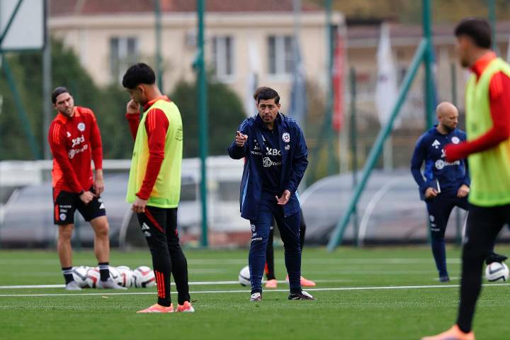 La posible oncena titular de Chile para enfrentar a Rusia este sábado