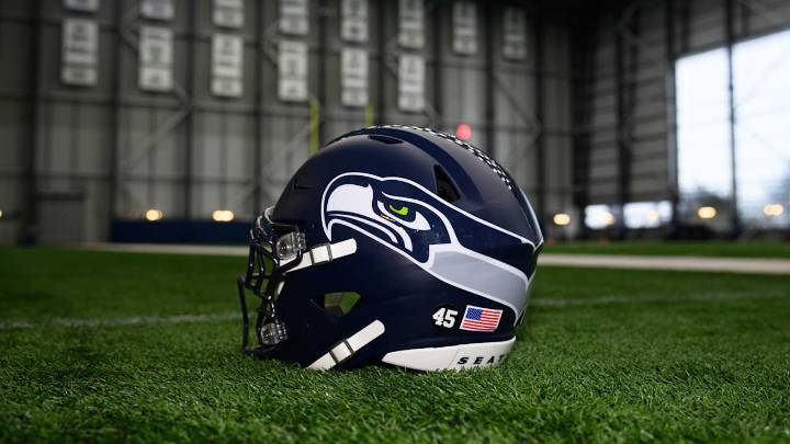 Seahawks To Wear Helmet Sticker Honoring Kenny Easley