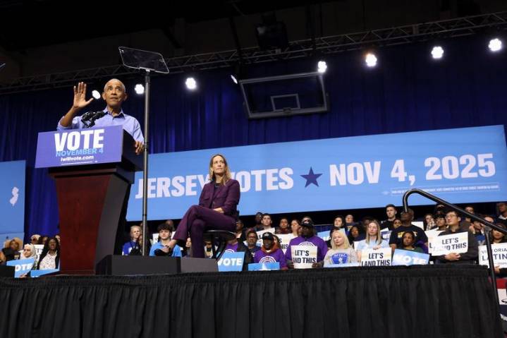 Obama tells Democrats to push back against Trump’s ‘lawlessness and recklessness’