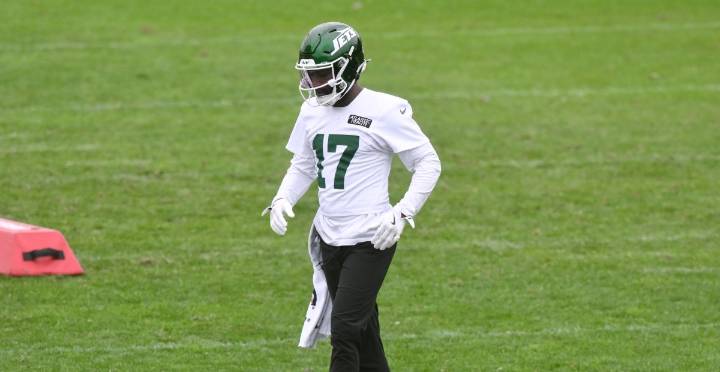 NY Jets CB Kris Boyd shot; in critical but stable condition
