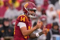 No. 17 Southern California scores final 19 points, keeps CFP hopes alive with 26