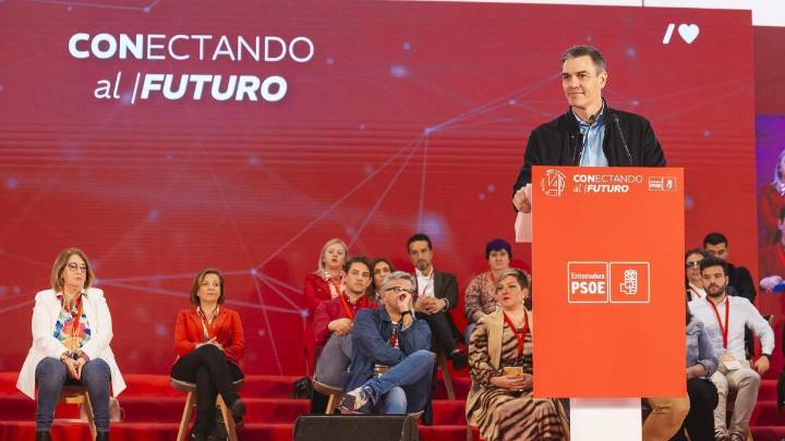 El presidente Pedro Sánchez inicia la precampaña electoral de Extremadura en Mérida