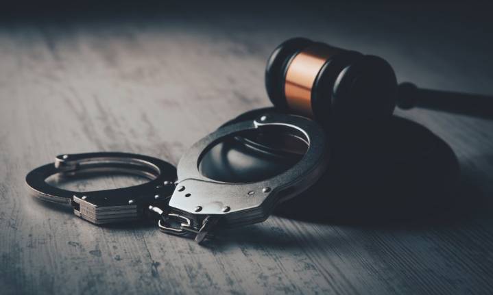 NJ HS basketball coach pleads guilty to sex with student