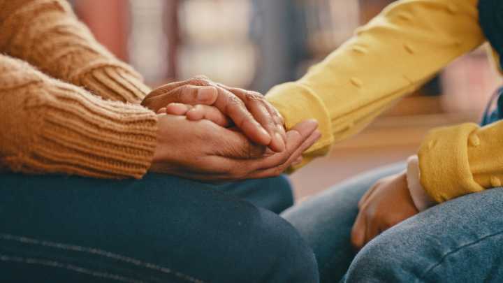 Prevención del suicidio: las señales de alarma y cómo actuar en un momento de crisis