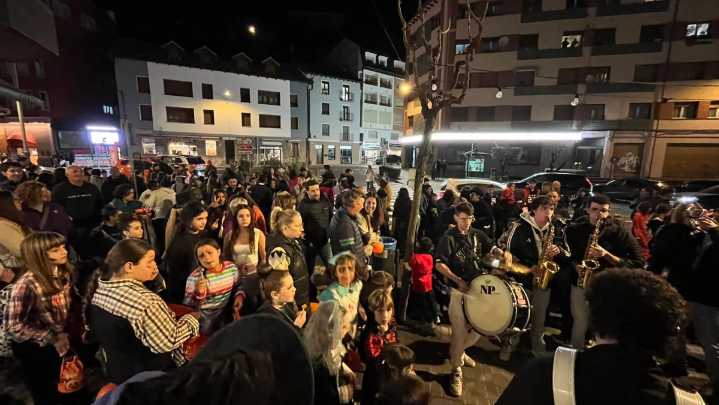 6.800 turistas visitan las oficinas de Aínsa en un octubre con una amplia programación