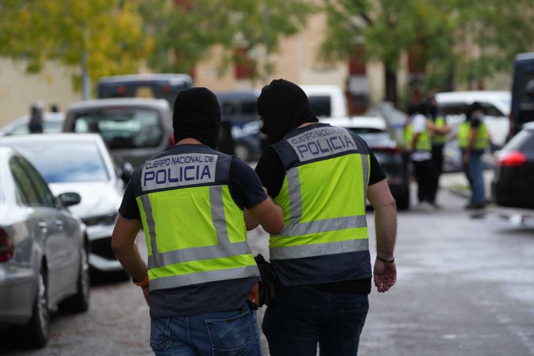 Cae un banda de aluniceros en una operación abierta en el Polígono Sur, con cinco detenidos