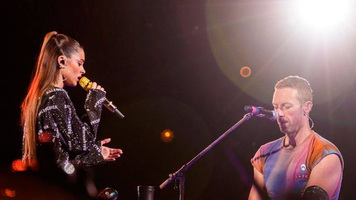 Chris Martin sorprendió en el show de Tini y juntos cantaron “We Pray” en Tecnópolis