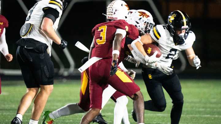 5 takeaways from Iowa high school football playoffs Round of 16