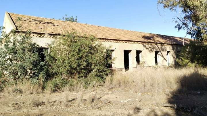Inician los trabajos de restauración ambiental en la Peña del Águila en El Llano del Beal