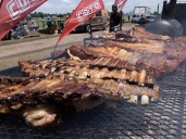 A puro fuego y tradición: COTO participó en el primer Festival de Locos x el Asado