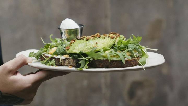 Prohibido decir ‘brunch’: ¿por qué estos locales evitan la palabra?