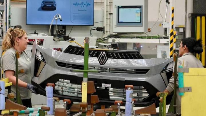 Renault busca 300 operarios para Valladolid por el aumento de producción
