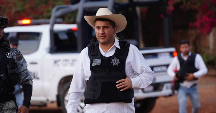 Muere alcalde de Uruapan, Carlos Manzo, tras ser atacado a balazos en Festival de Velas