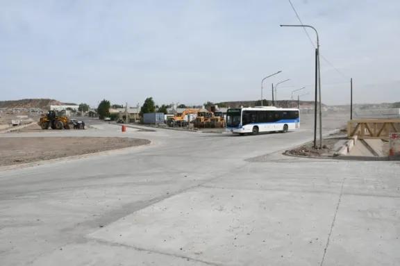 Avanza el asfalto en más de 300 cuadras del barrio Z1 y la obra transformará todo el sector