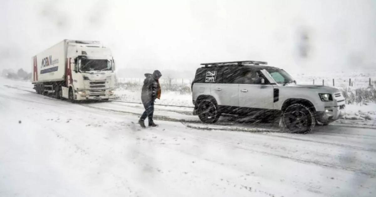 Snow bomb could blast UK with 13 inches of white stuff before Christmas