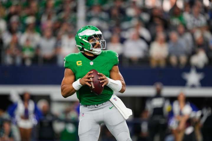 Bears vs. Eagles predictions, picks and best bets for NFL Week 13: Will Philly bounce back?