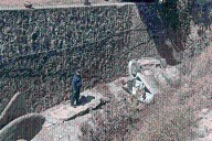 Auto cae a barranca en Cuautepec ¿Hay heridos?