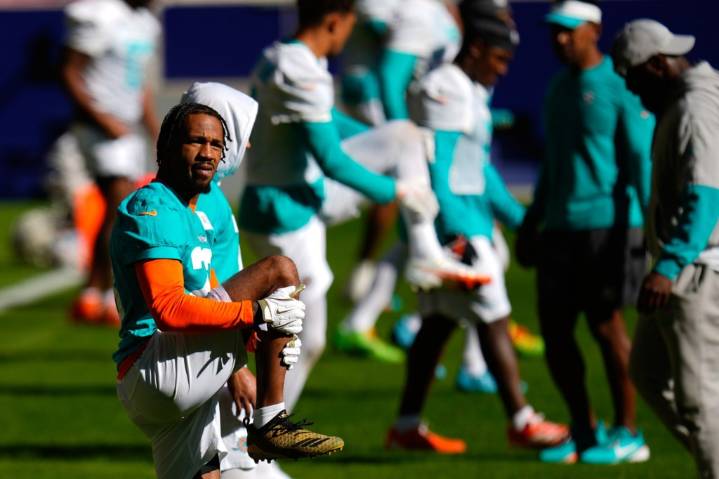 Dolphins-Commanders kickoff time, odds, injury report, facts