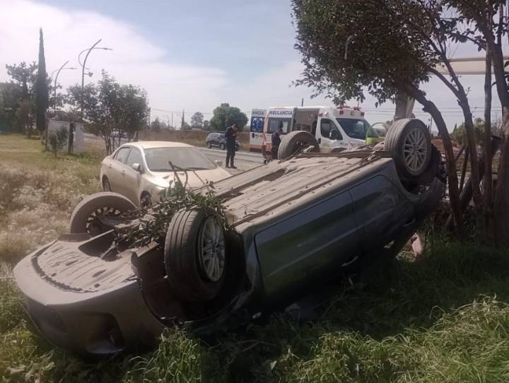 Se impactó contra paradero de transporte recién colocado