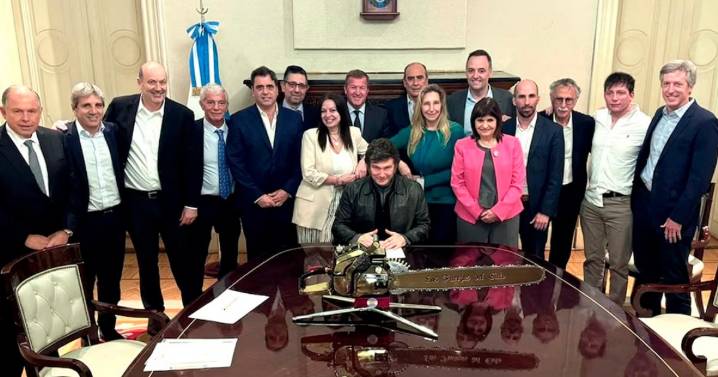 Milei completó la reconfiguración del gabinete para la segunda parte de su mandato