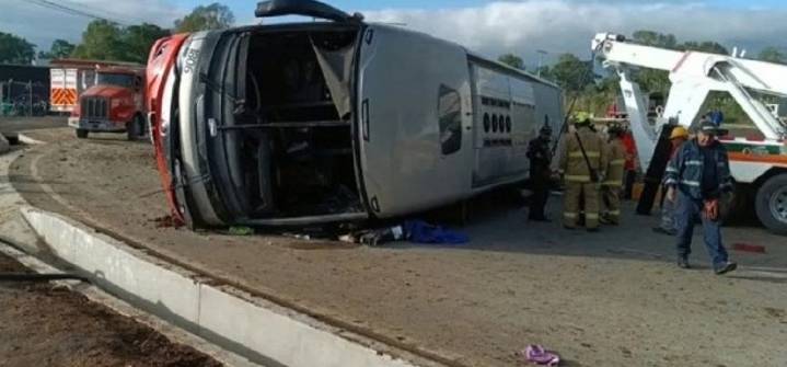 Tres muertos y 15 heridos deja accidente de un autobús en el suroeste de Colombia