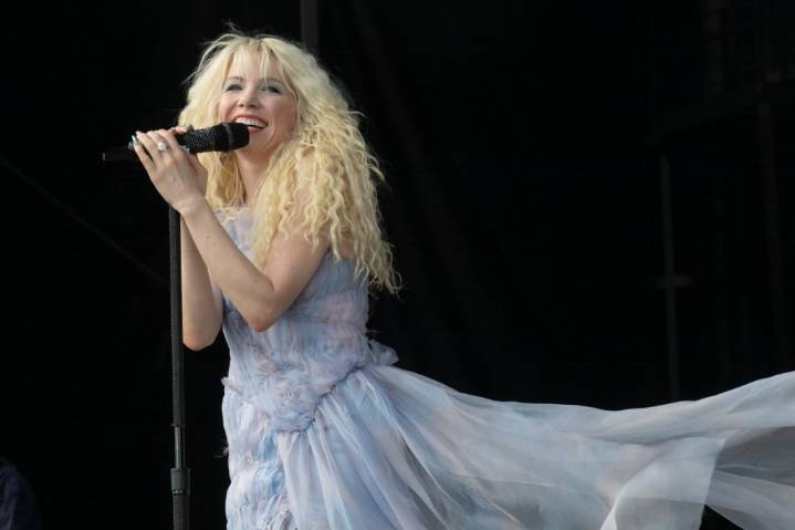 Carly Rae Jepsen Announces That She’s Pregnant With Her First Child: ‘Oh Hi Baby’