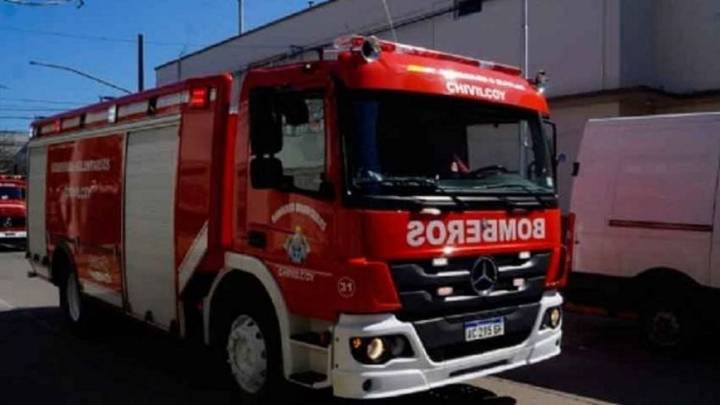 Incendio de un auto en Ayarza