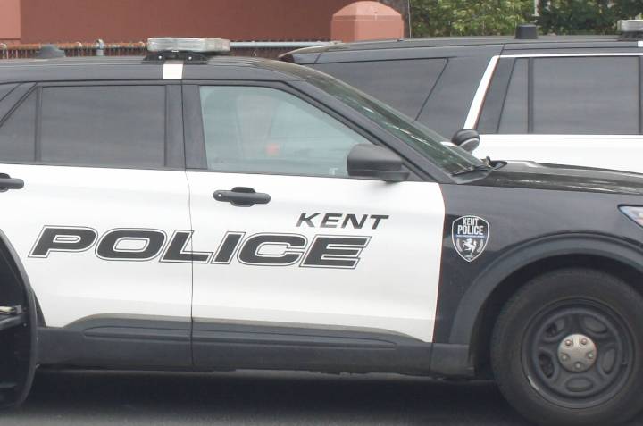 Kent Police arrest armed robbery suspect in Auburn