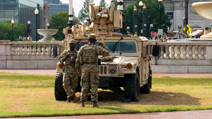 2 National Guardsmen shot near White House