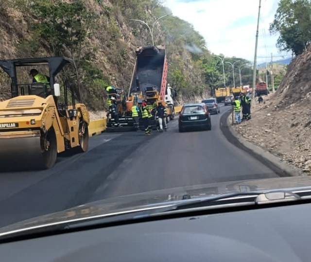 Activan canal de contraflujo en la carretera Panamericana por trabajos de asfaltado