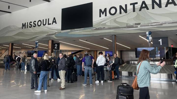 FAA pullback prompts 3,300 daily flights to be canceled