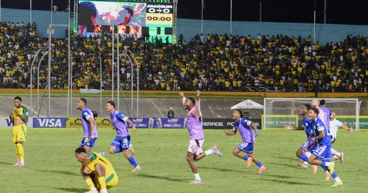 Steve McClaren quits as Jamaica coach after 0