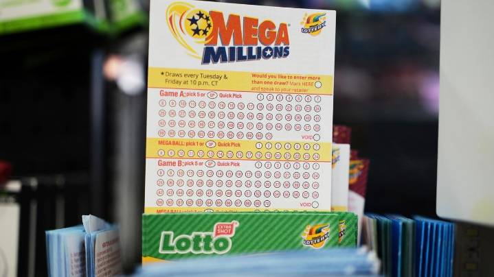 Mega Millions draws numbers for $980 million jackpot