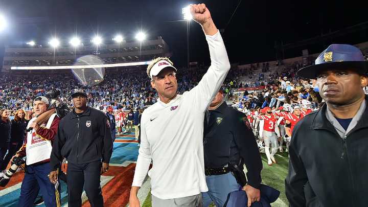 Lane Kiffin decision looms as LSU gains momentum, Florida falls back in race