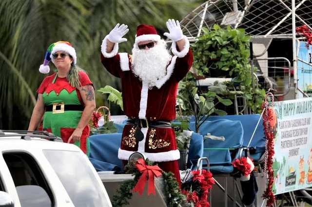 Holiday Parade in Plantation with floats - South Florida on the Cheap