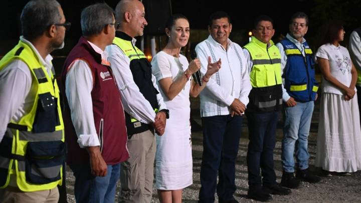 Claudia Sheinbaum supervisa ampliación de la carretera Macuspana