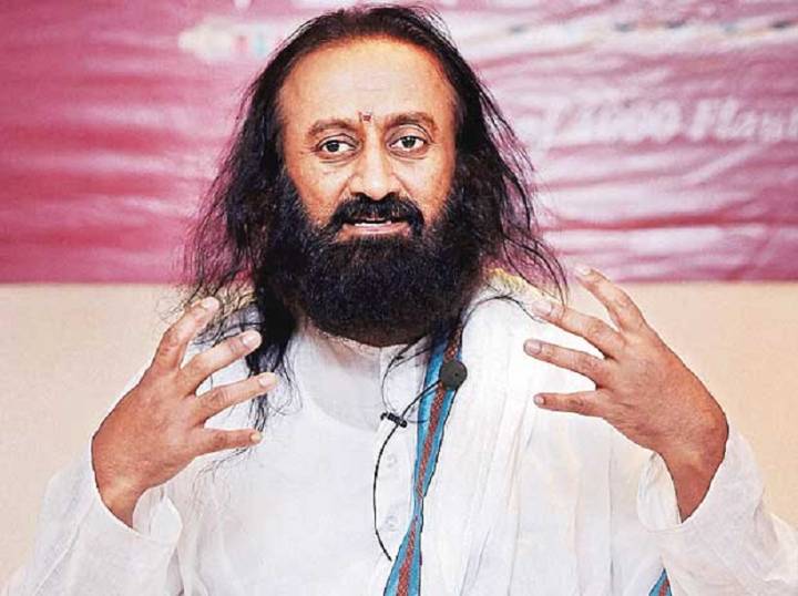 Sri Sri Urges Peace, Stern Action Against Delhi Blast Culprits