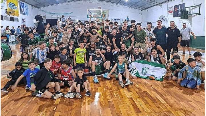 APB: Unión de Crespo, el último pasajero a los playoffs