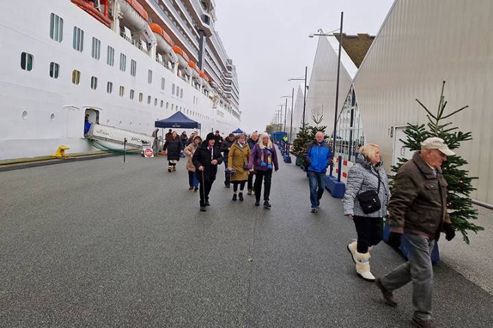 CMP Extends Cruise Season with Christmas Calls