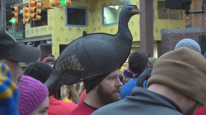 Runners prepare to brave elements for chilly Turkey Trot races