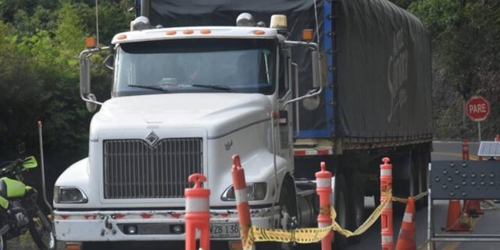 Informe alerta por incremento en los hurtos en carreteras colombianas durante noviembre y diciembre: “Llegan a 250 robos”