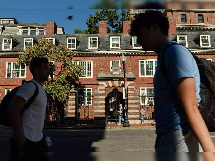 Indian students shrug off visa worry in US