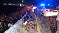 Grave tras derrapar en su motocicleta